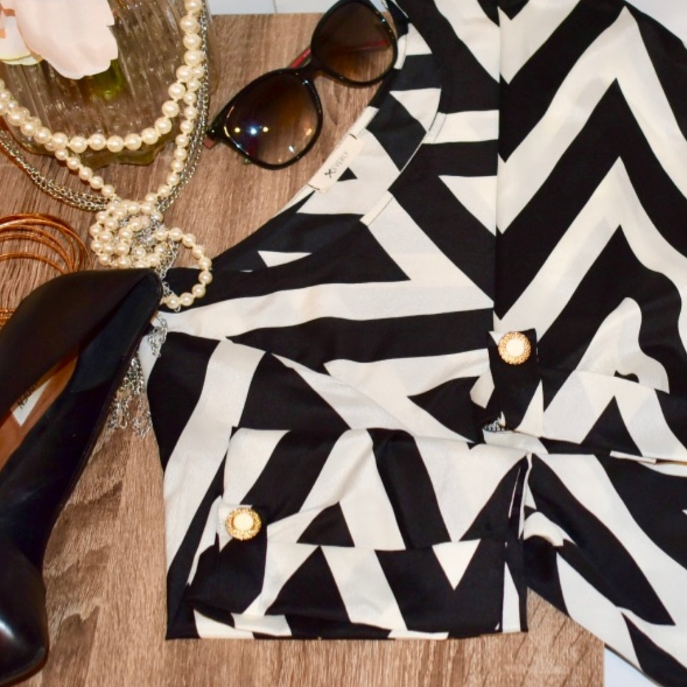 Everly Black/White Pattern Blouse Size S